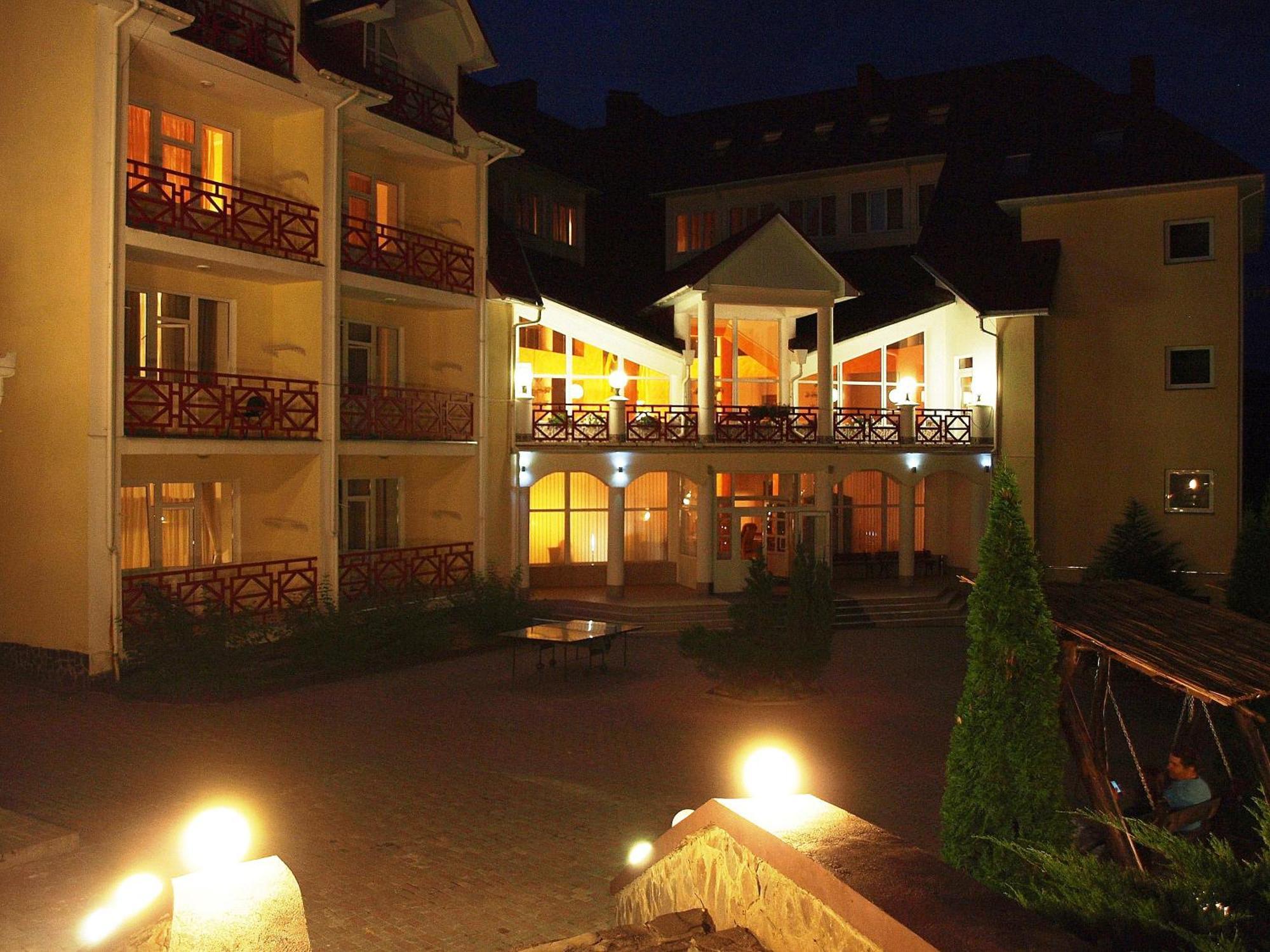 Recreation Complex Sunny Resort Polyana  Exterior photo